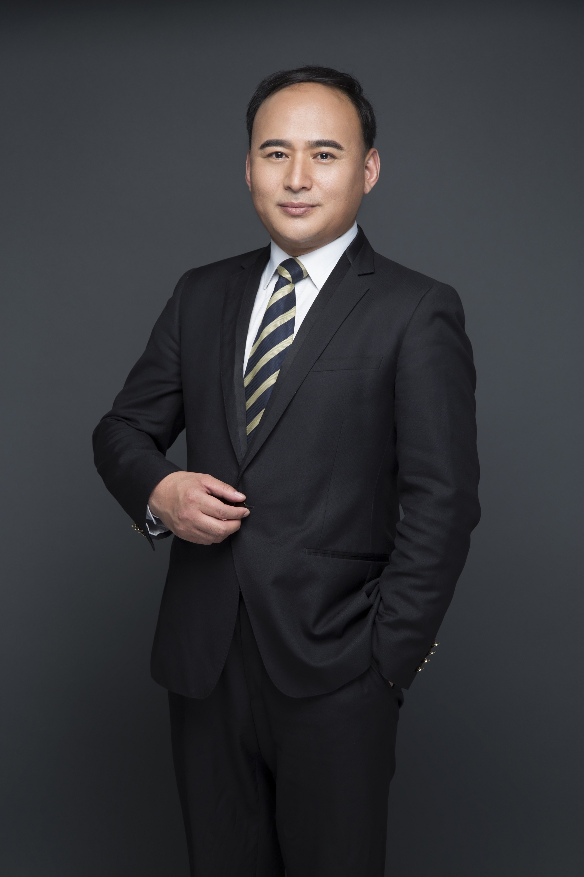 赖平 制作统筹负责人